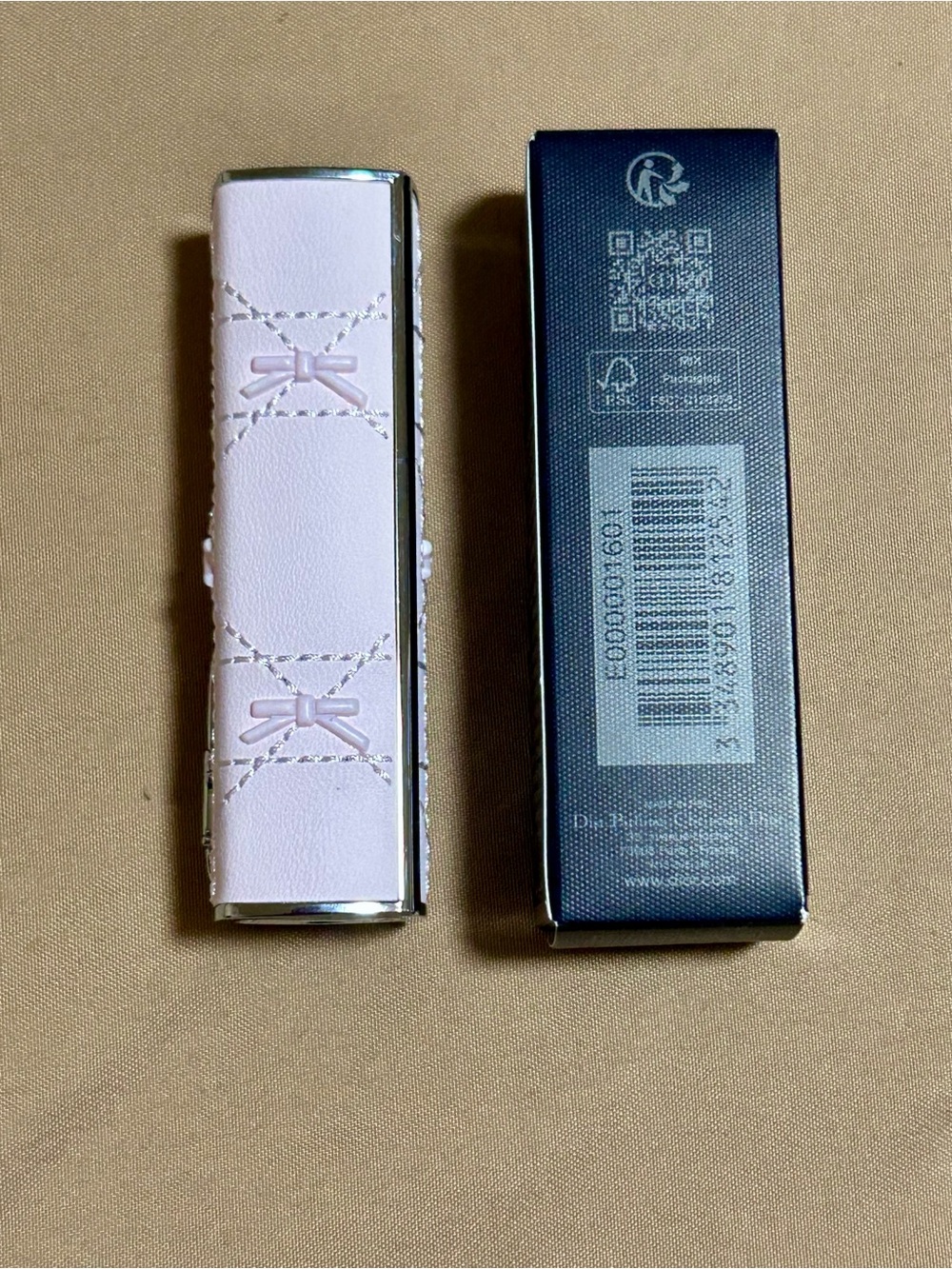Dior Lipstick Case Pink Bow 2026 Limited Edition - Picture 3 of 3